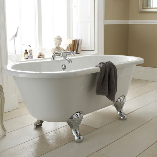 The Old London Kingsbury Acrylic White Freestanding Bath is a stunning addition to any traditional bathroom. Its timeless design serves as a captivating focal point that enhances the overall aesthetic. Crafted with utmost precision and attention to detail, this bath is built to the highest quality standards, ensuring durability and longevity.